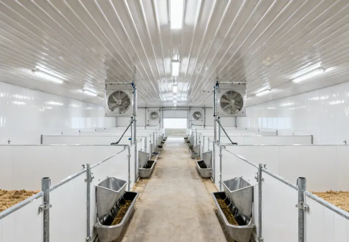 Agricultural building with Trusscore panels